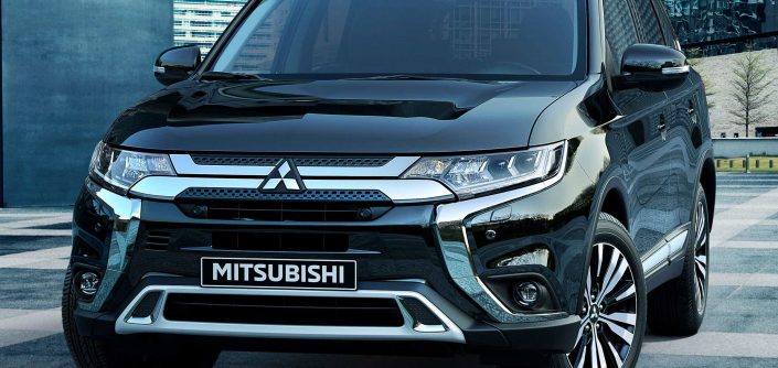 C01-De-rijk-uitgeruste-Mitsubishi-Outlander-Limited-en-Limited-Plus-2160-1024